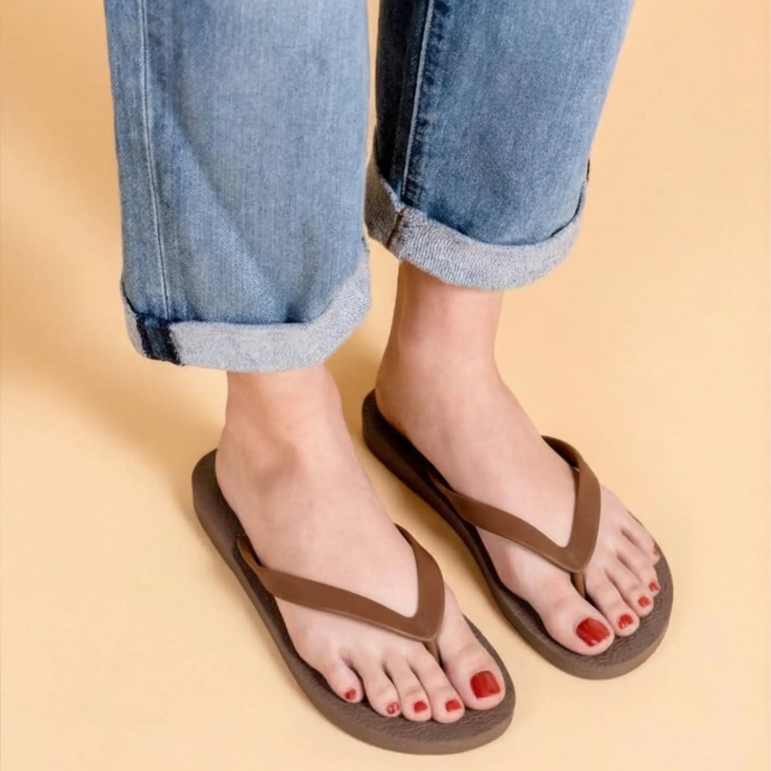 view:closeup;variant:brown|brown