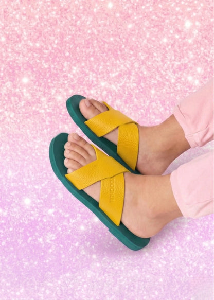 view:closeup;variant:green|yellow