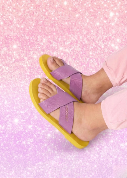 view:closeup;variant:yellow|lavender