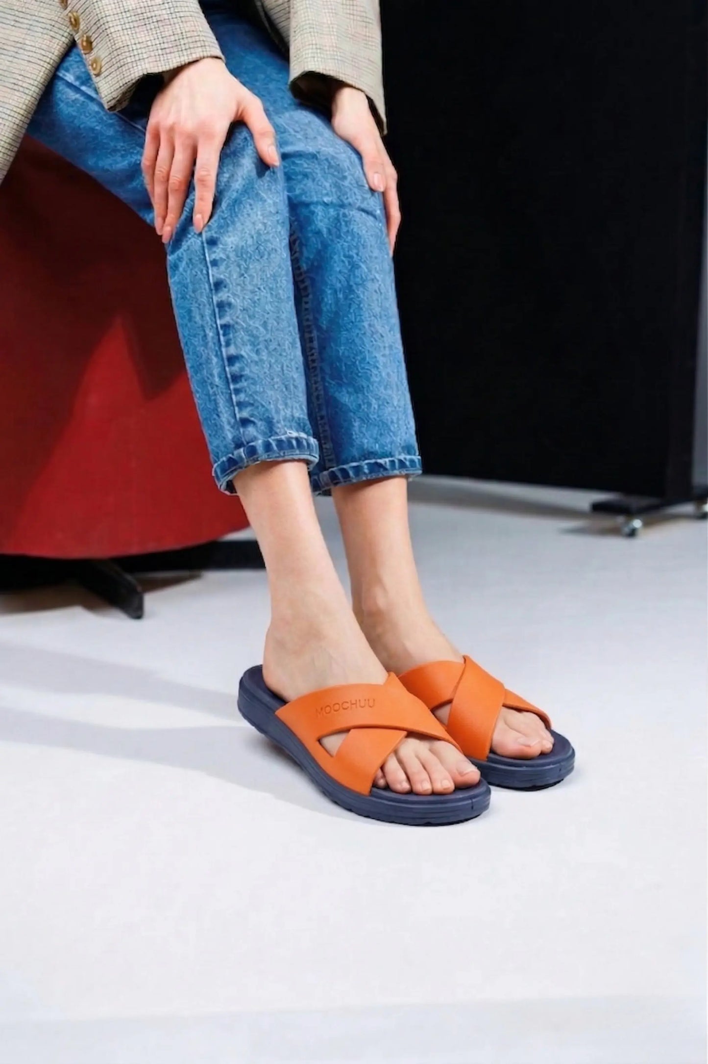 view:closeup;variant:navy|orange