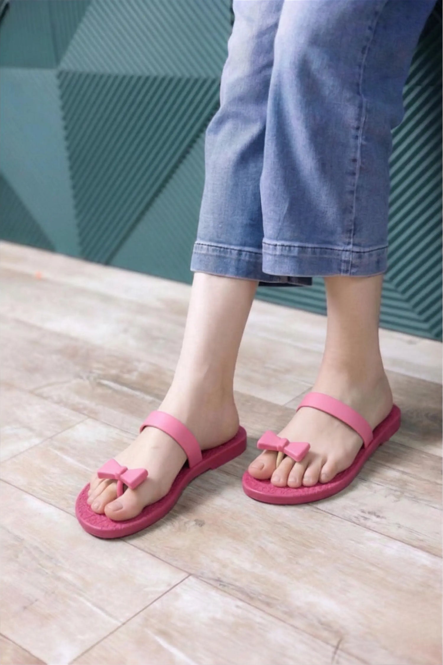 view:closeup;variant:ribbon|hot pink - light pink