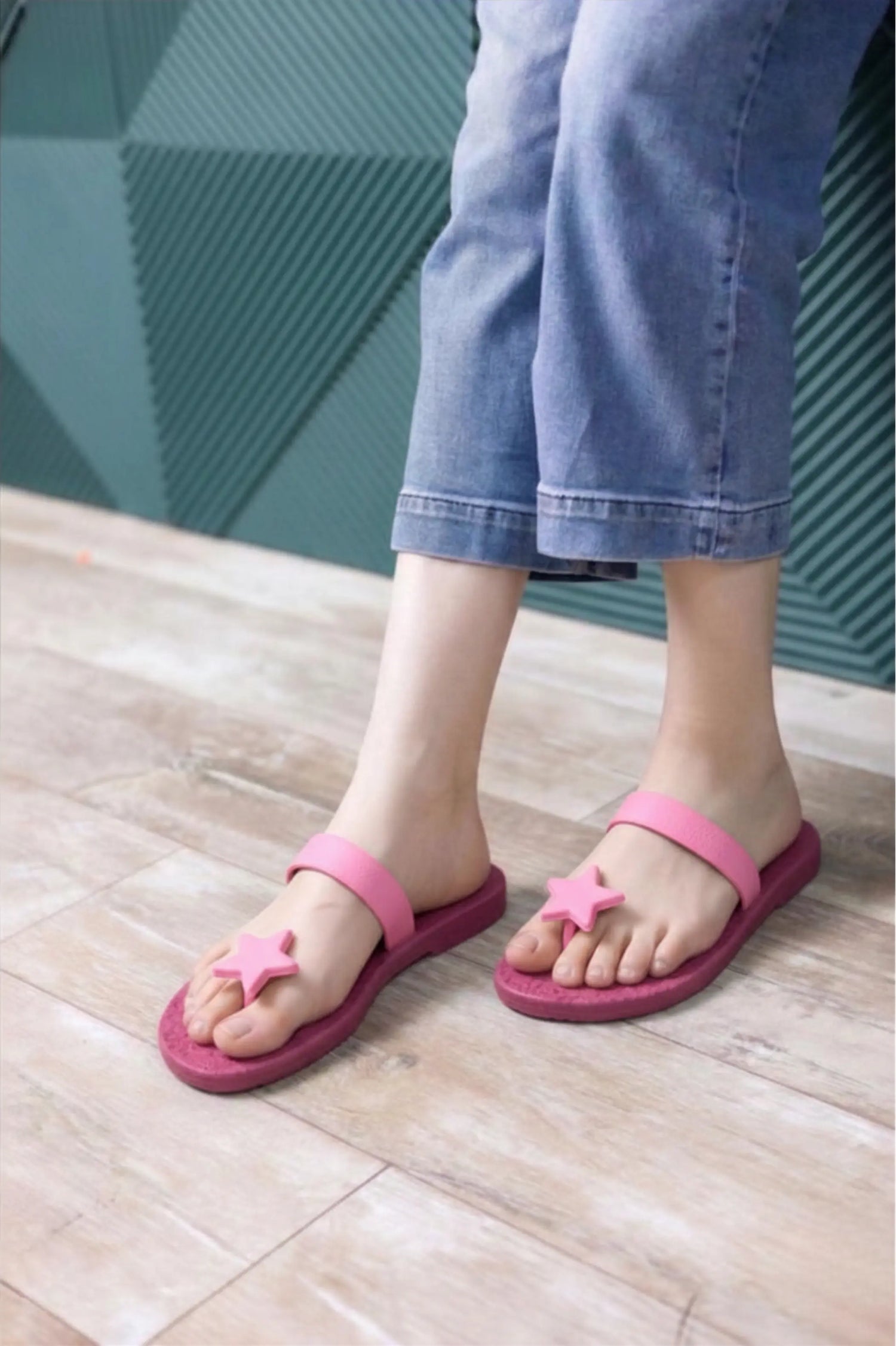 view:closeup;variant:star|hot pink - light pink