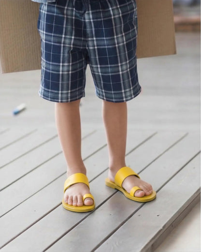 view:closeup;variant:yellow|yellow