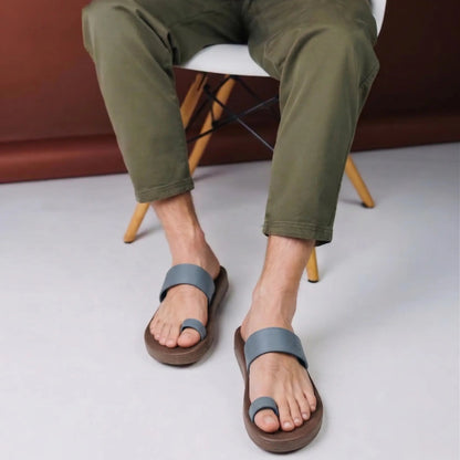 view:closeup;variant:brown|grey