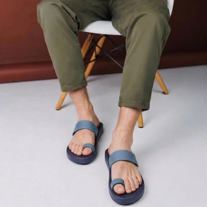 view:closeup;variant:navy|grey