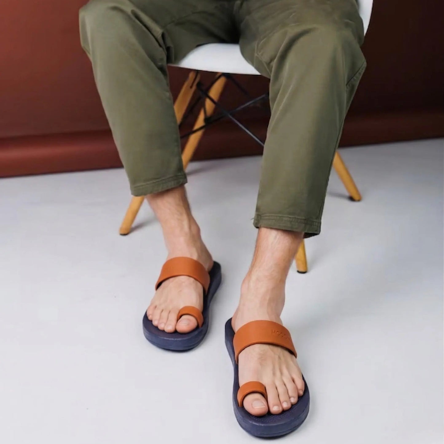 view:closeup;variant:navy|orange